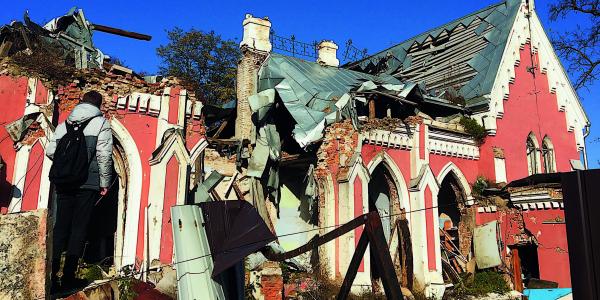 A building in ruins