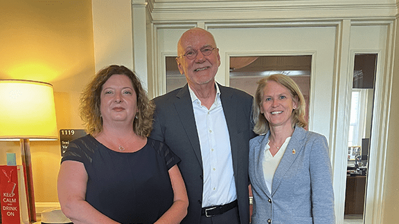 Dean Jourdan David Cronrath and Provost Jennifer Rice